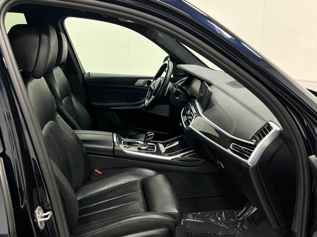 Used 2022 BMW X7 M50i w/ Cold Weather Package image 38