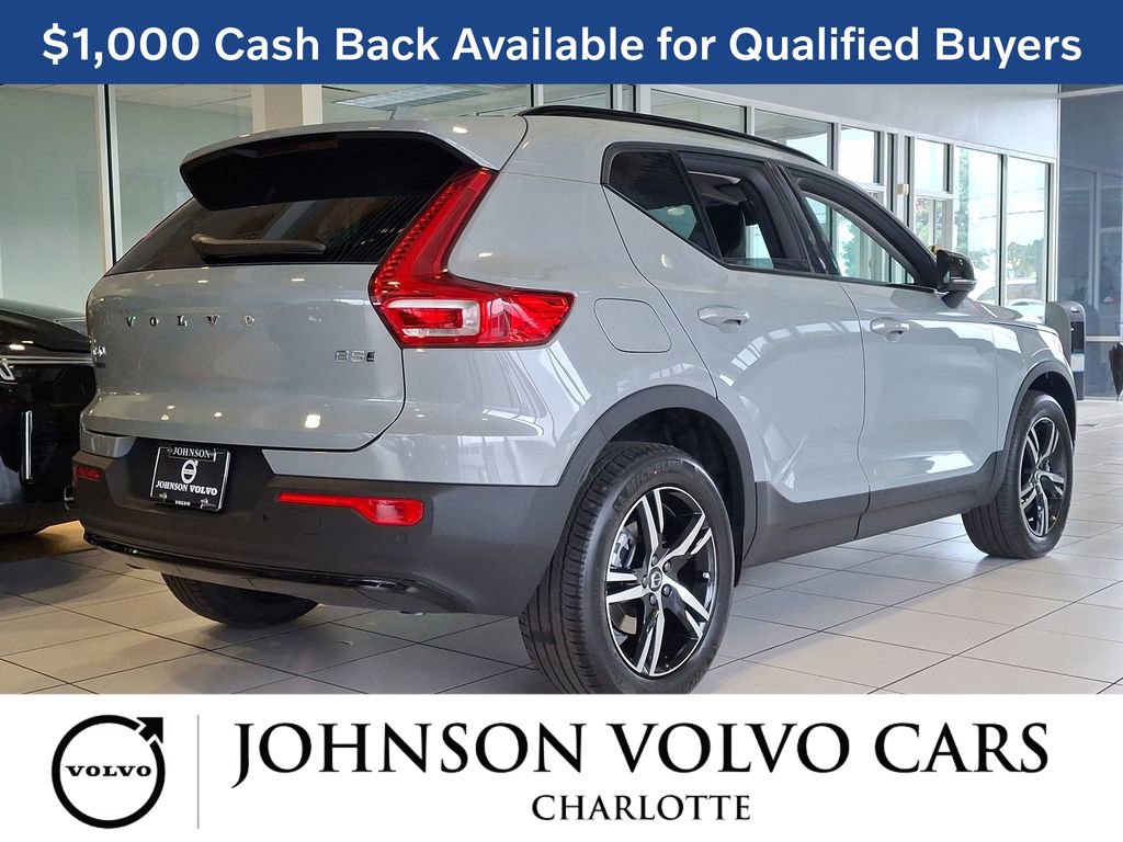 New 2026 Volvo XC40 B5 Core w/ Climate Package image 4
