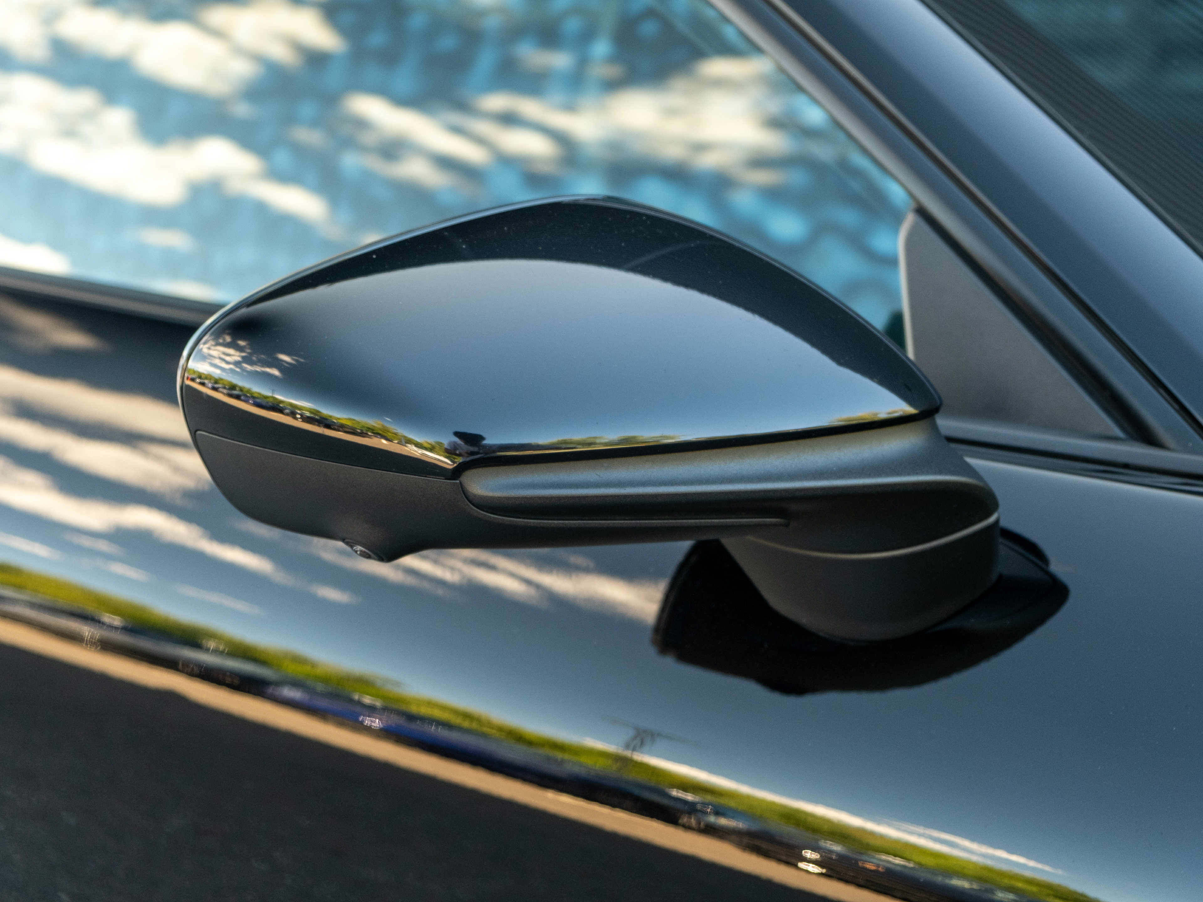 Certified 2025 Porsche 911 Carrera RWD image 17