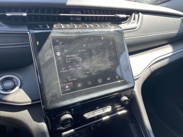 Used 2023 Jeep Grand Cherokee L Laredo image 24