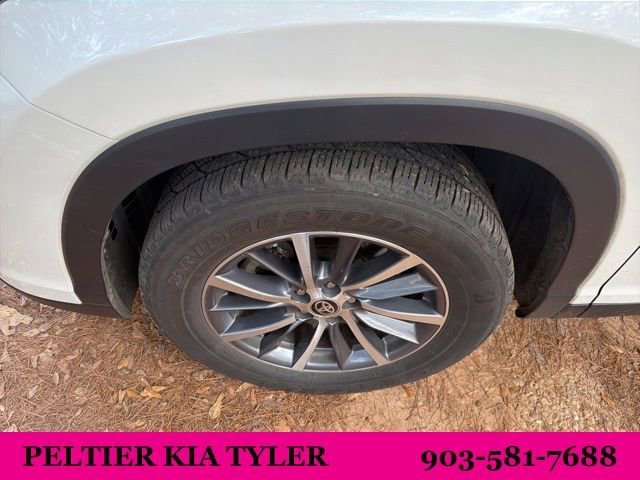 Used 2019 Toyota Highlander SE image 5