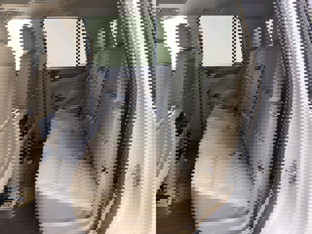 Used 2015 GMC Yukon SLT w/ Open Road Package image 16