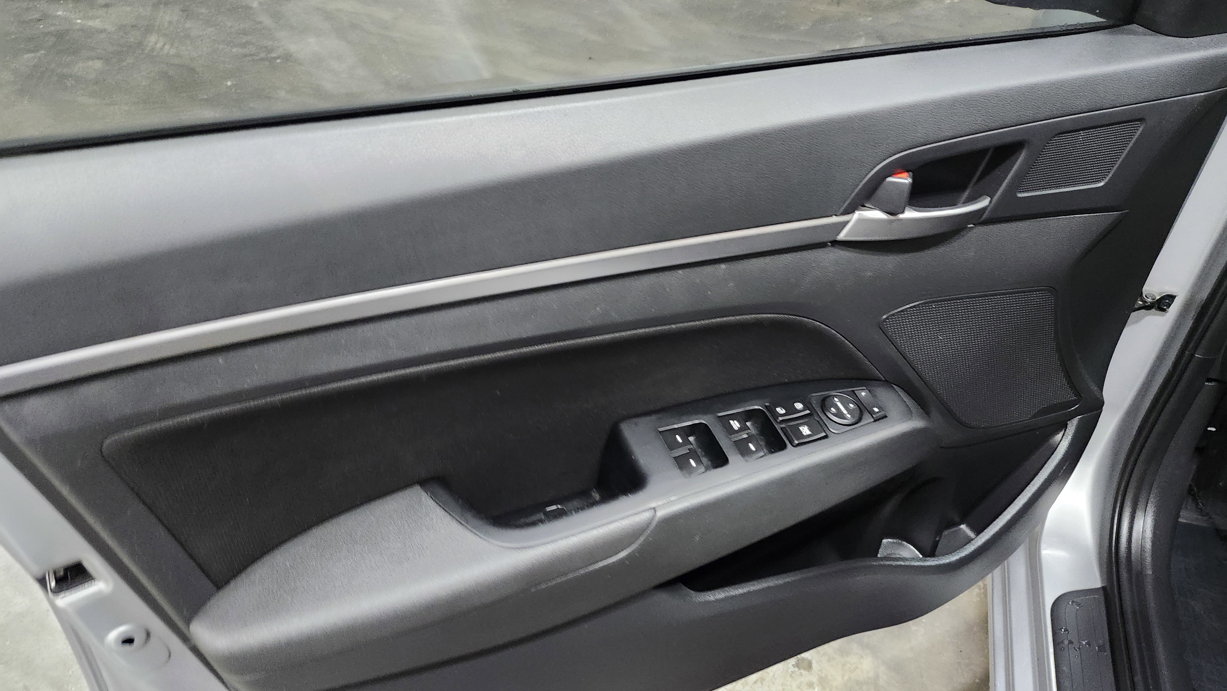 Used 2020 Hyundai Elantra Value Edition w/ Winter Weather Package image 25