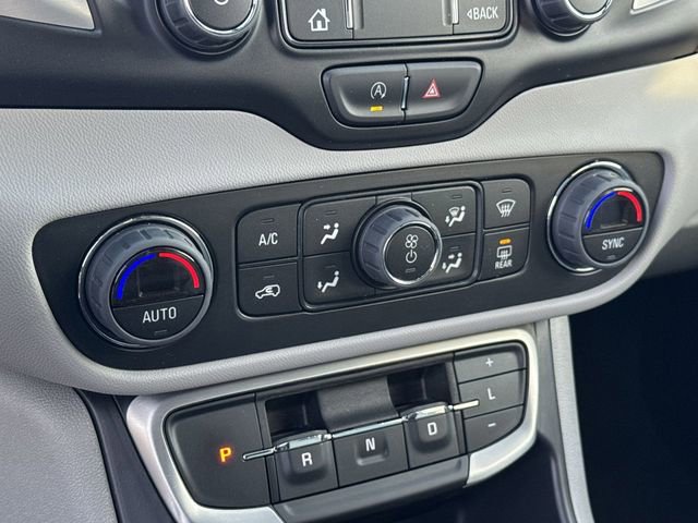 Used 2023 GMC Terrain SLT image 20