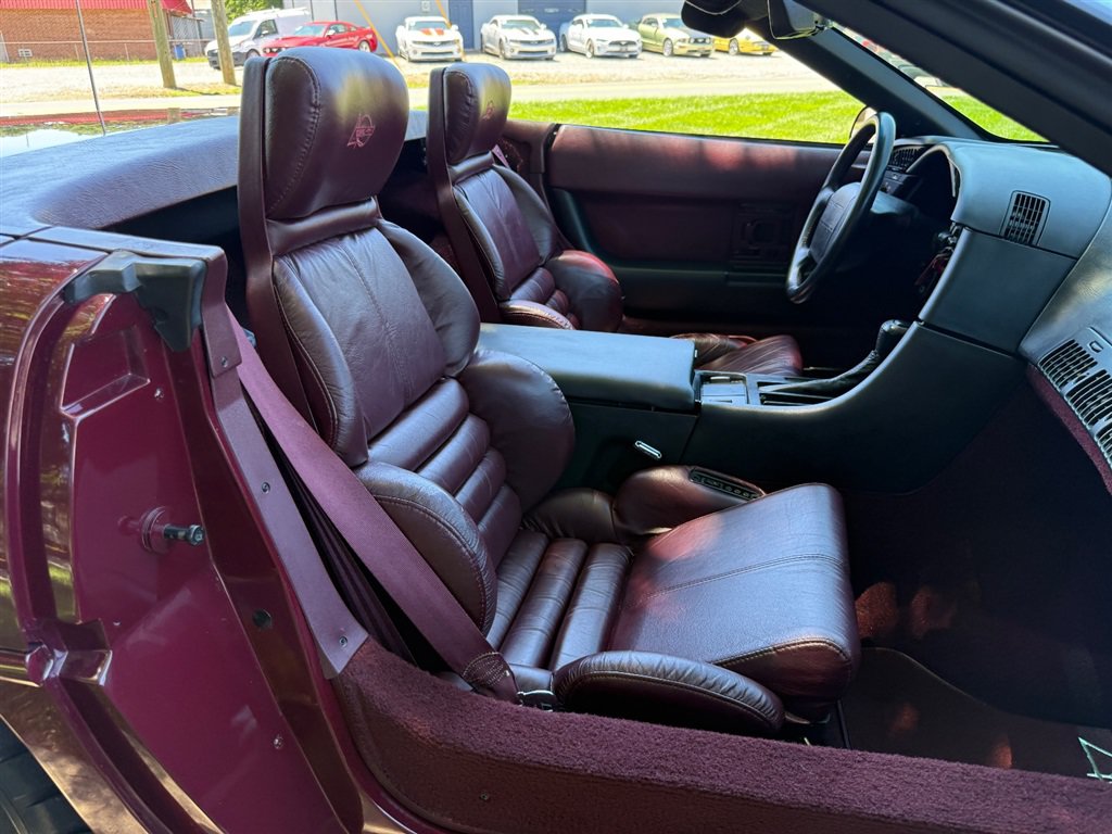 Used 1993 Chevrolet Corvette Convertible RWD image 66
