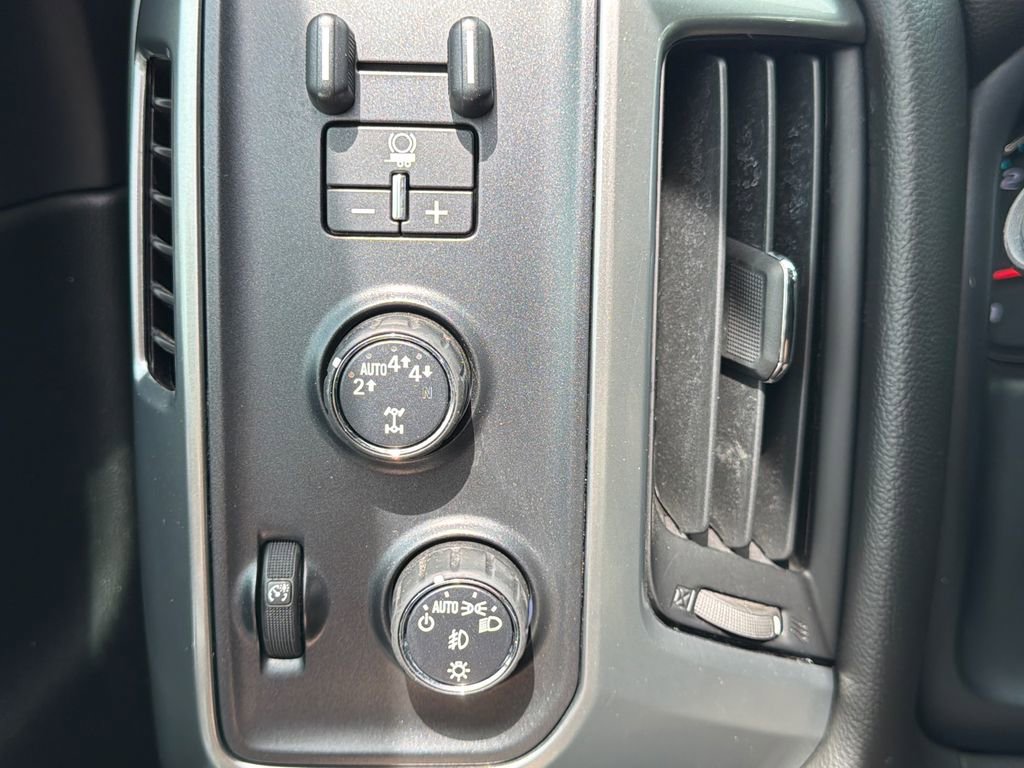 Used 2017 Chevrolet Silverado 1500 LT w/ All Star Edition AWD/4WD image 35