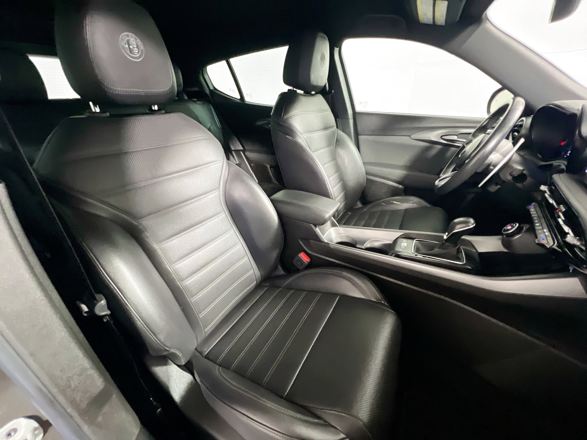 Used 2024 Alfa Romeo Tonale Veloce w/ Premium Interior Package image 31