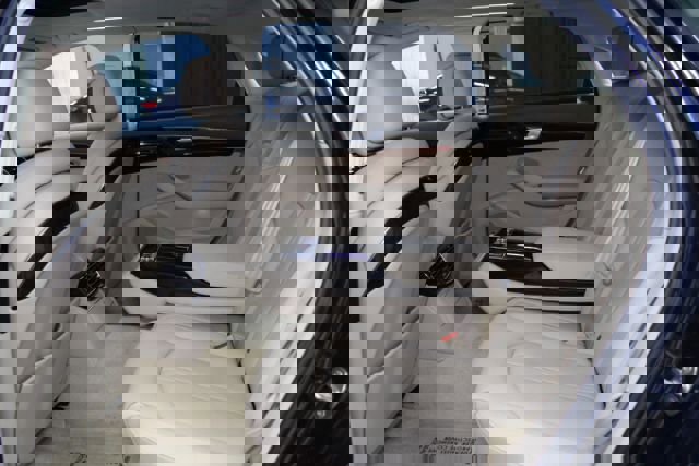 Used 2013 Audi A8 L 3.0T w/ Driver Assistance Pkg image 23