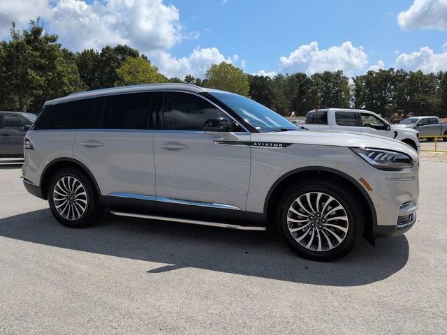 Used 2023 Lincoln Aviator Reserve w/ Equipment Group 201A AWD/4WD image 2