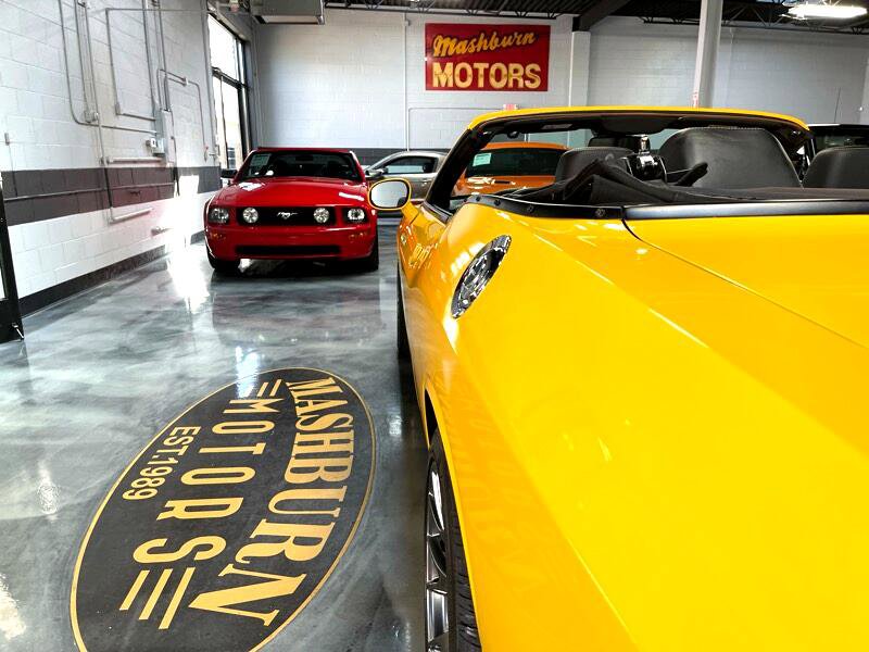 Used 2017 Dodge Challenger SRT w/ Technology Group image 15