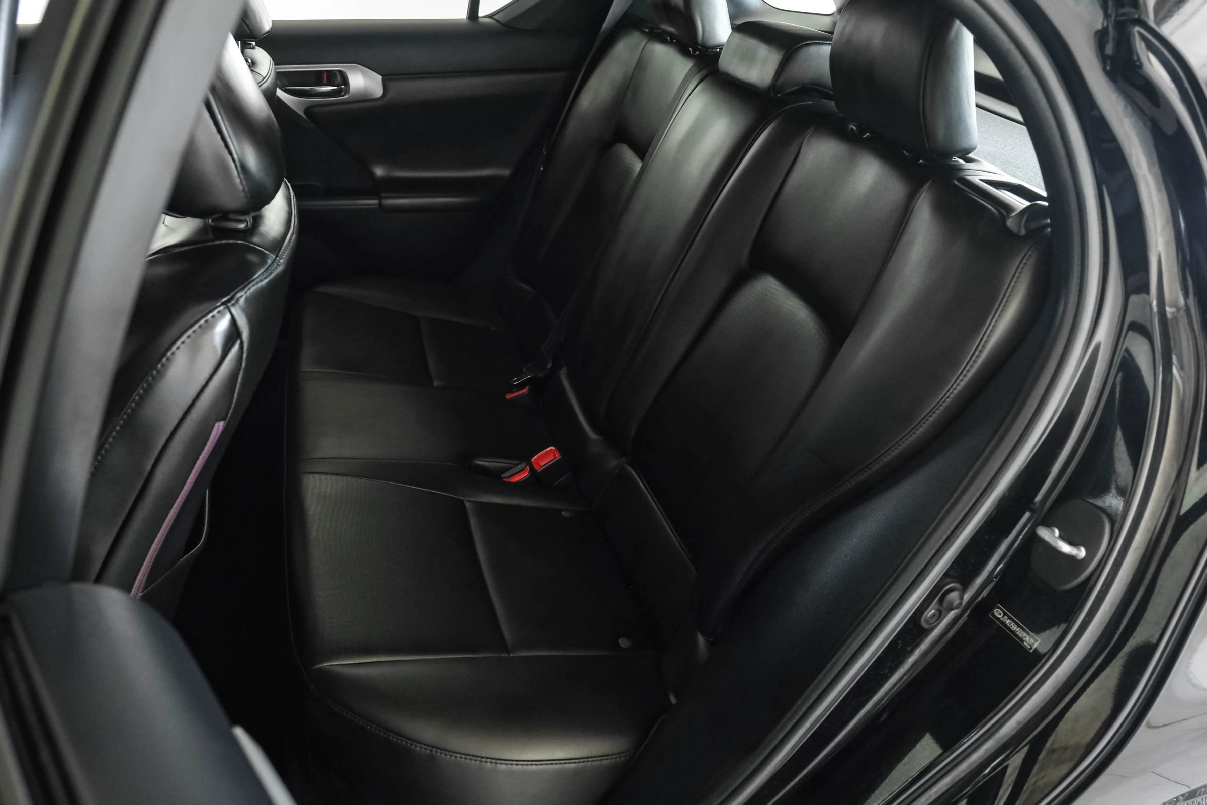 Used 2013 Lexus CT 200h w/ F Sport Pkg w/Nuluxe Trim FWD image 31