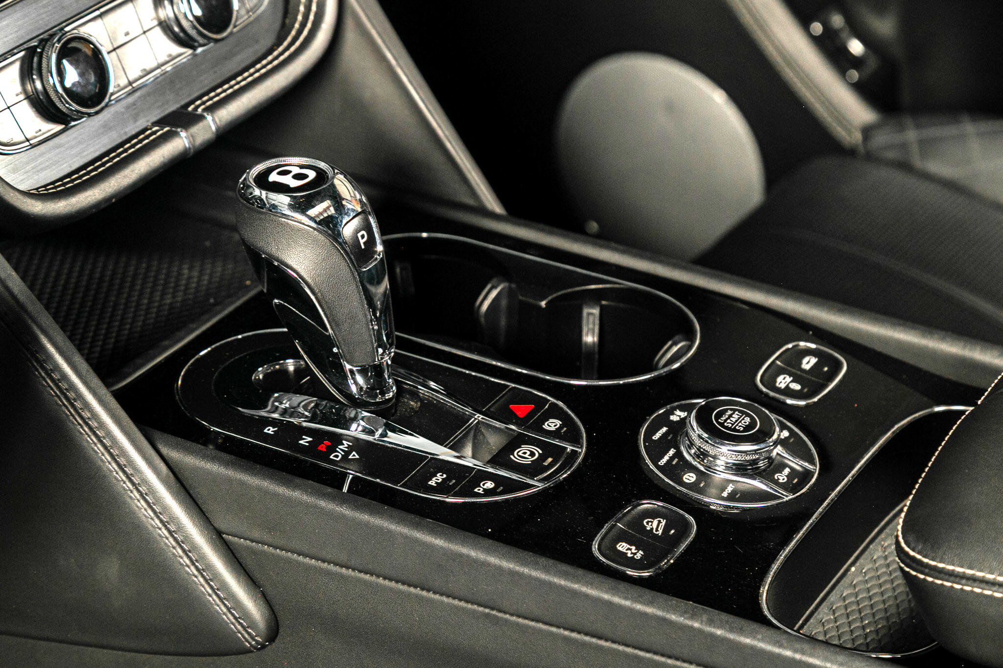 Used 2017 Bentley Bentayga image 35