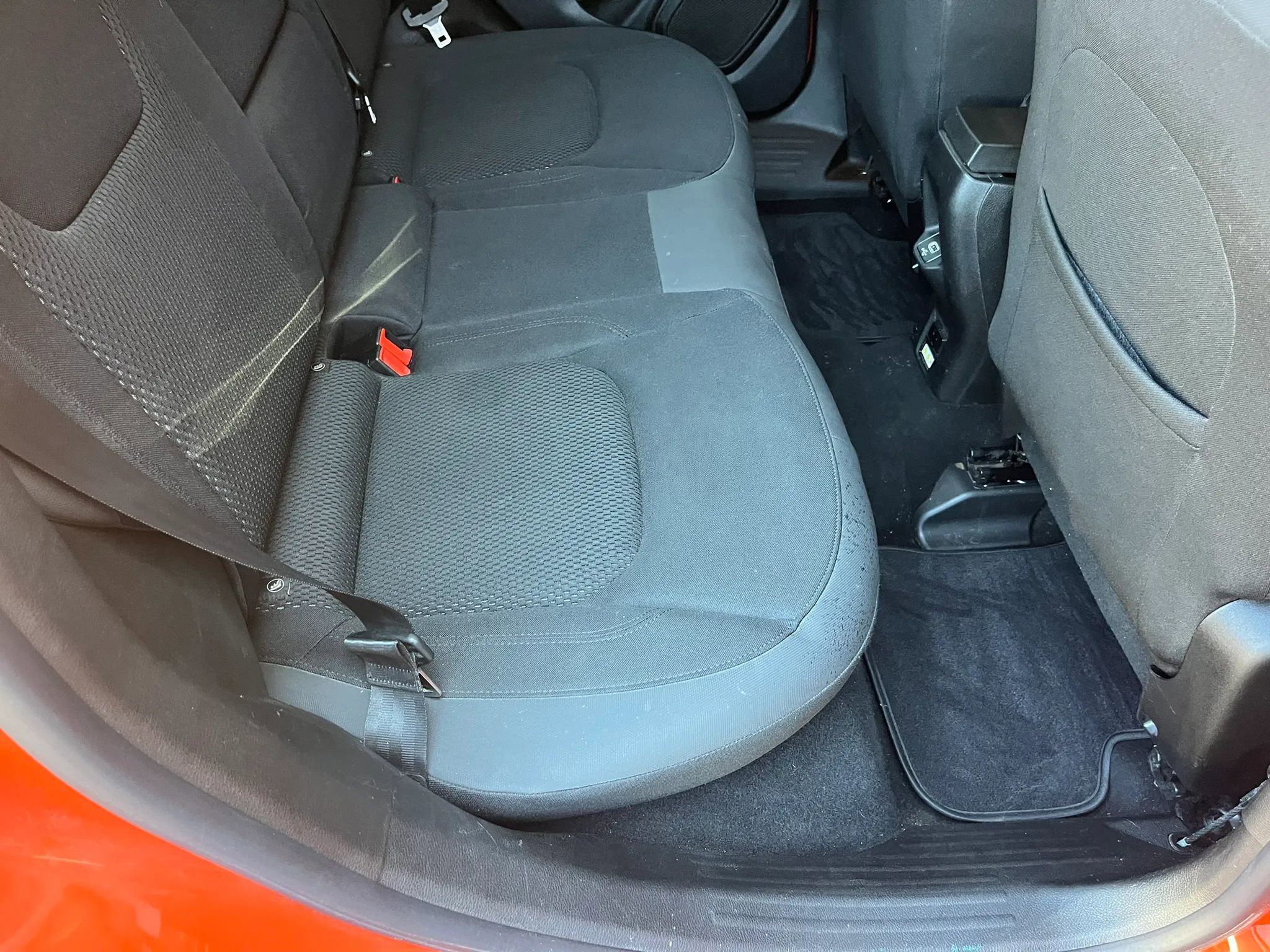 Used 2019 Jeep Renegade Altitude w/ Quick Order Package 2XM FWD image 14