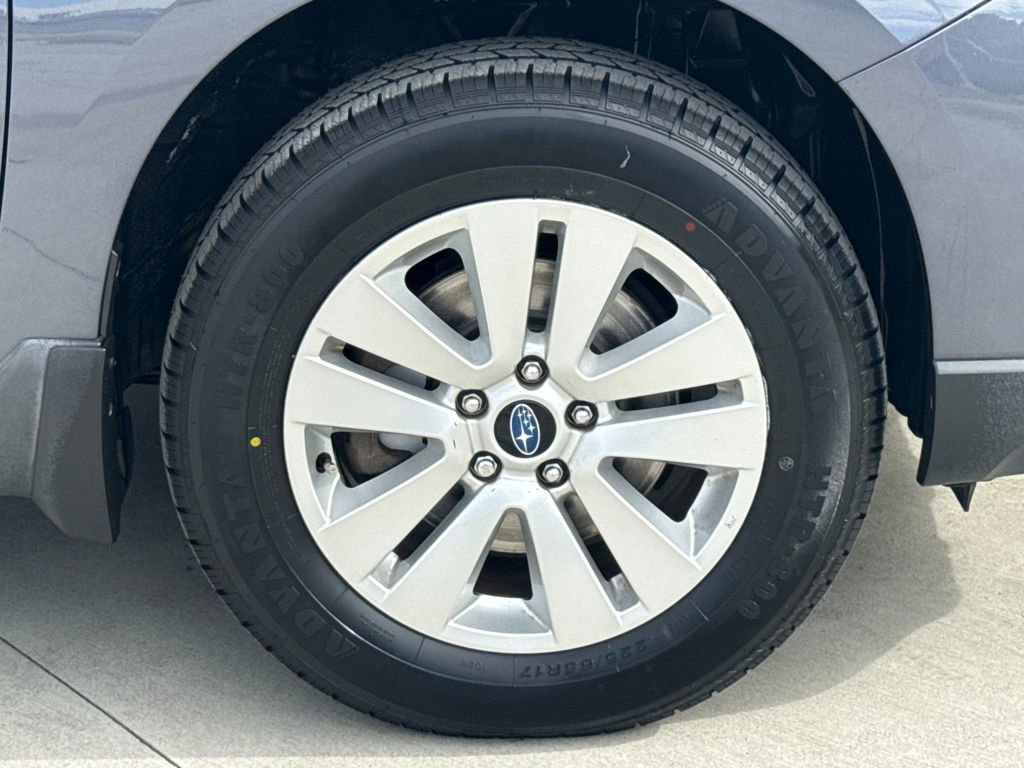 Used 2017 Subaru Outback 2.5i Premium image 11