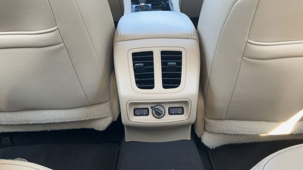 Used 2019 Ford Taurus Limited FWD image 26