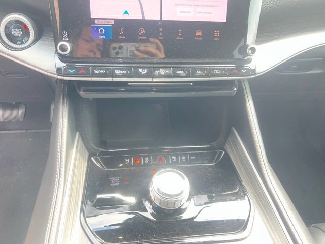 Used 2024 Jeep Wagoneer Series II w/ Flexible Seating Group AWD/4WD image 26