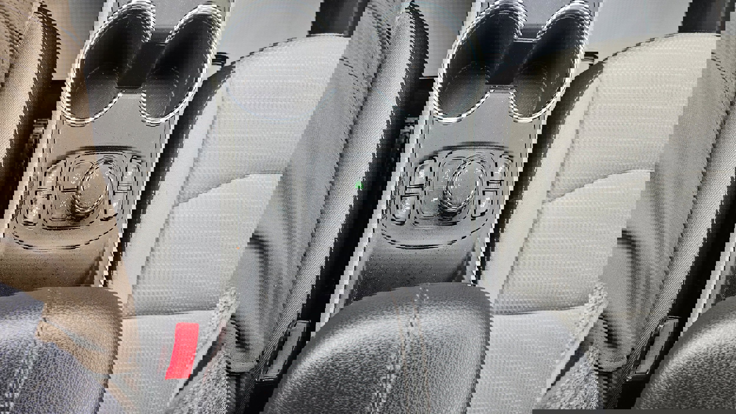 Used 2023 GMC Terrain SLE w/ Driver Convenience Package image 28