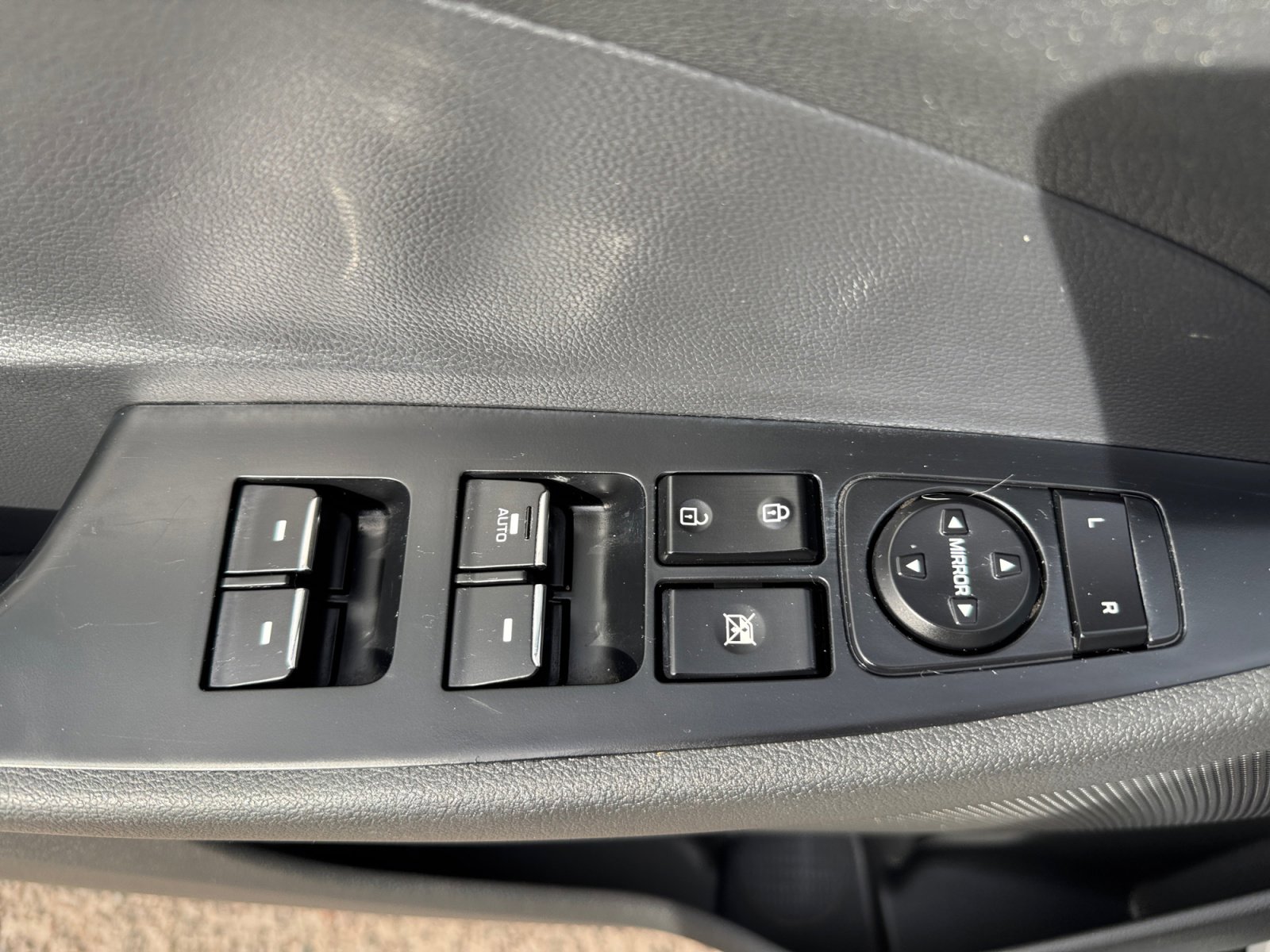 Used 2018 Hyundai Tucson Limited w/ Ultimate Package 02 image 13