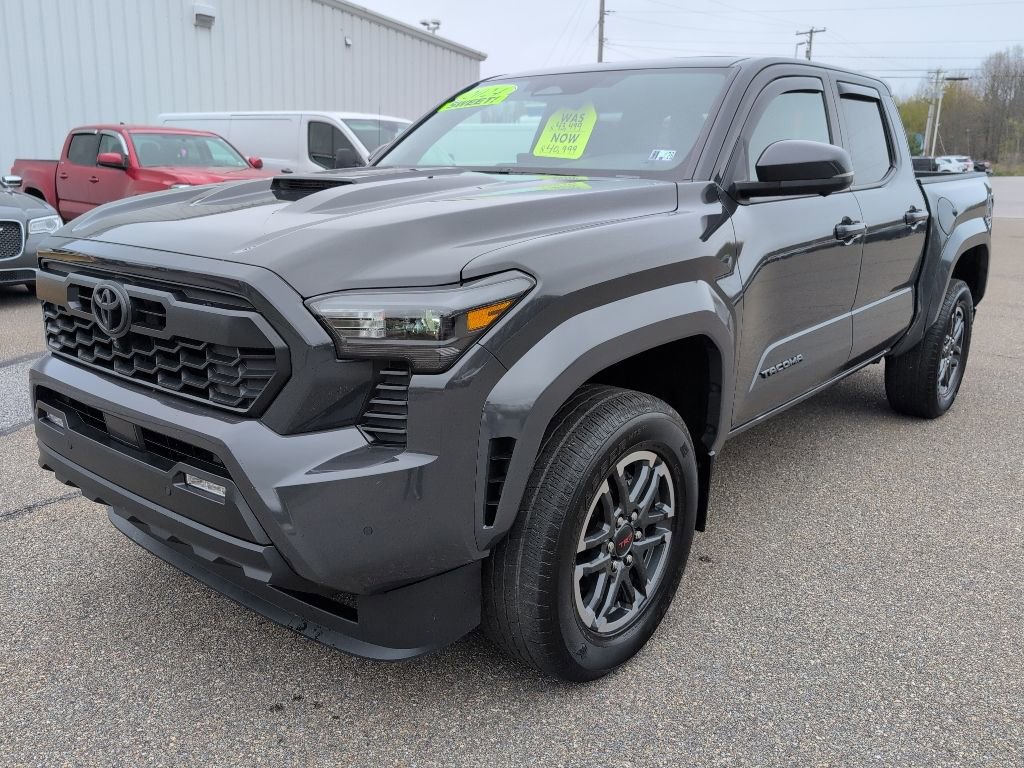 Used 2024 Toyota Tacoma TRD Sport w/ TRD Sport Premium Package AWD/4WD image 2
