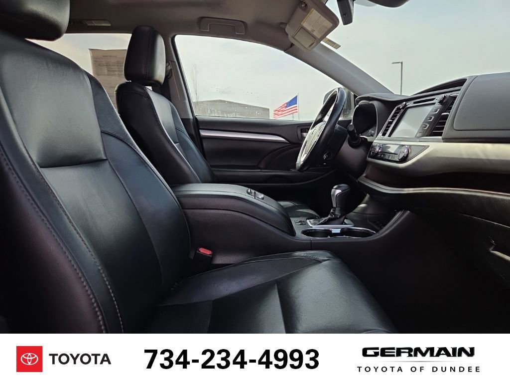 Used 2017 Toyota Highlander XLE w/ Protection Package #3 AWD/4WD image 17