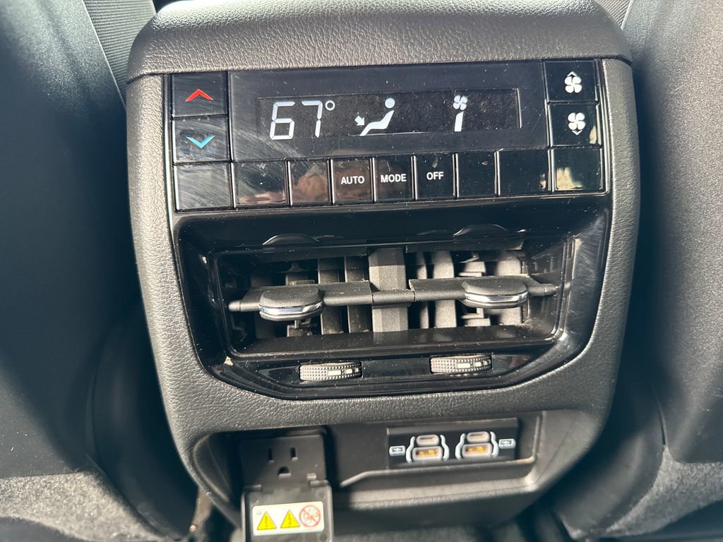 Certified 2024 Jeep Grand Cherokee L Laredo image 34