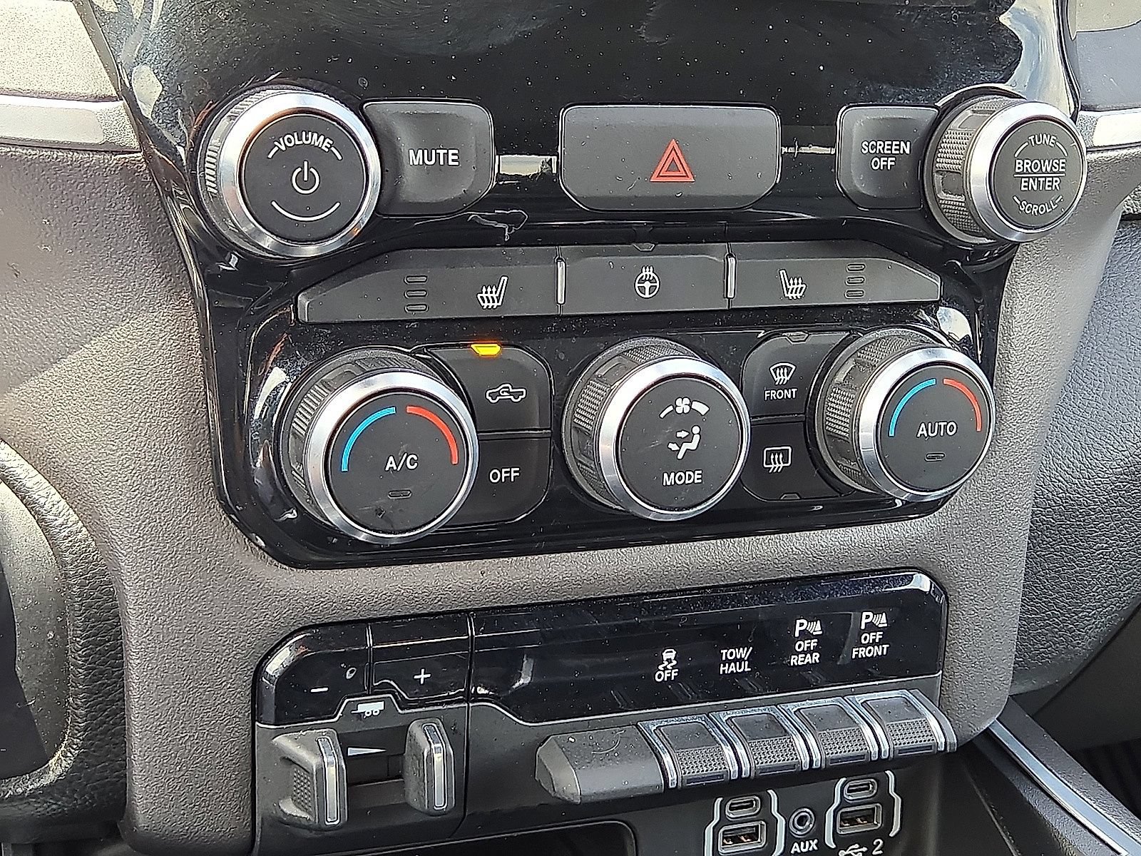 Used 2022 RAM 1500 Big Horn AWD/4WD image 30