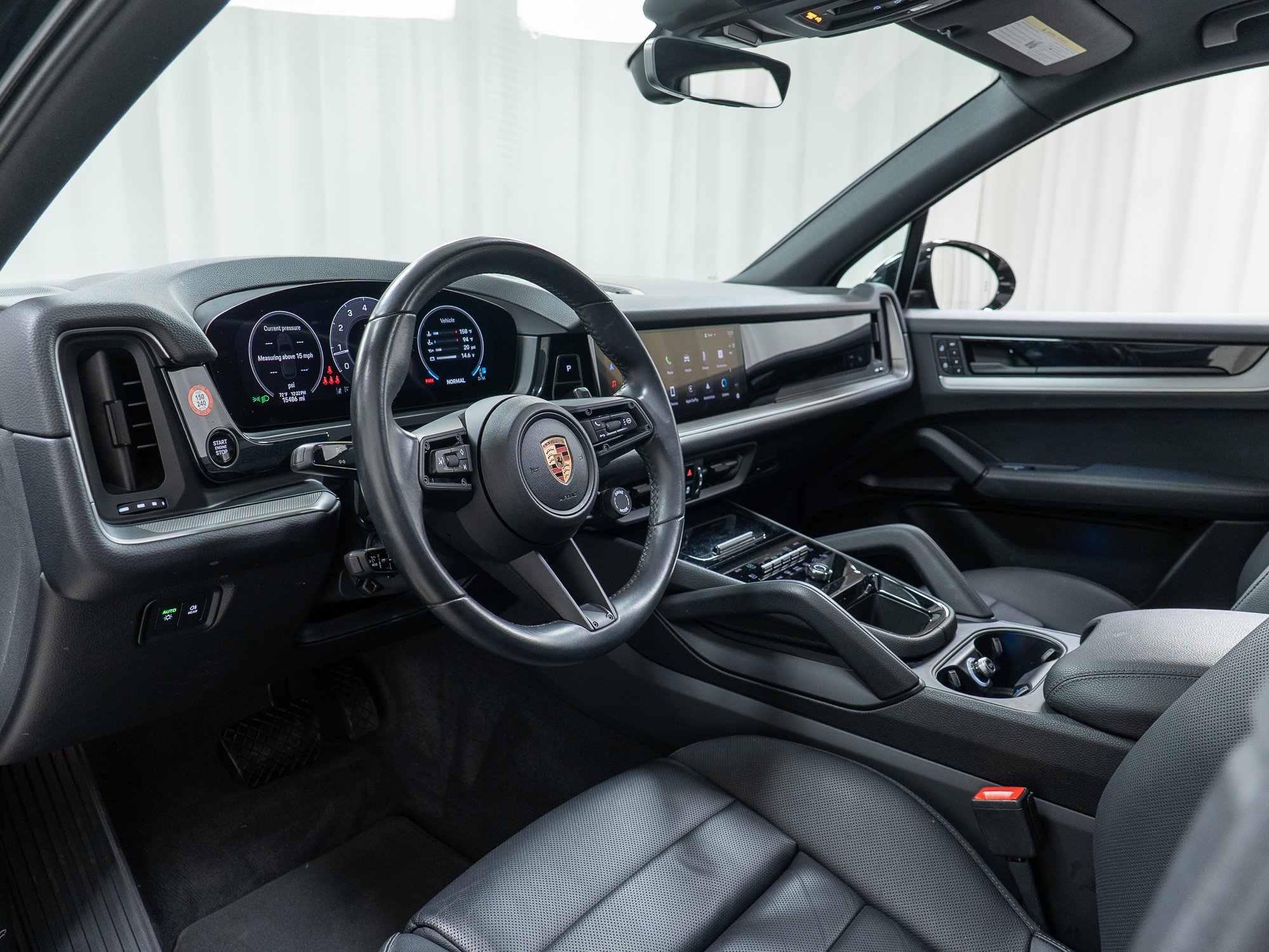 Used 2025 Porsche Cayenne AWD/4WD image 4