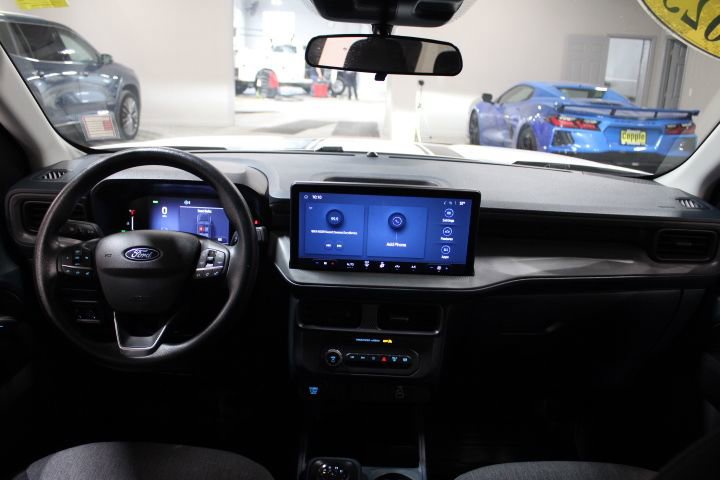 Used 2025 Ford Maverick XLT w/ Equipment Group 301A image 2