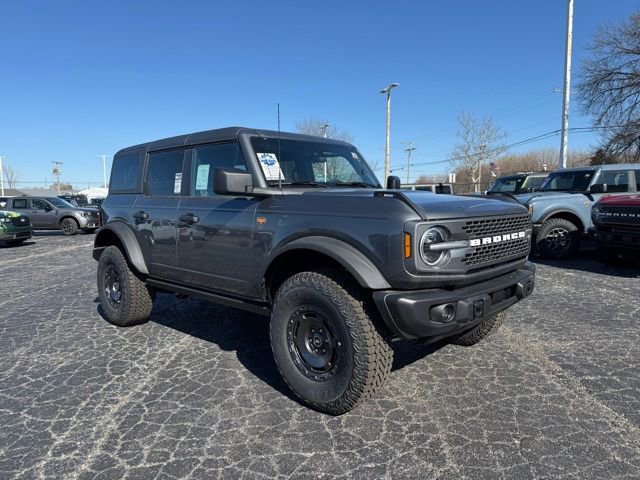 New 2025 Ford Bronco Badlands w/ Sasquatch Package AWD/4WD image 2