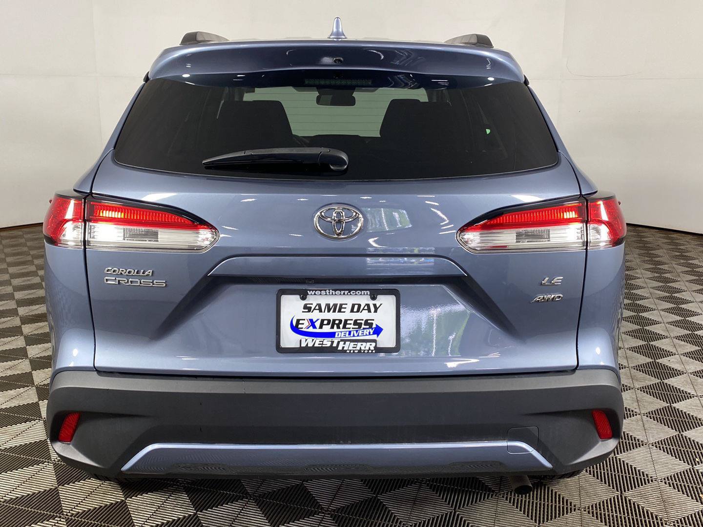 Used 2024 Toyota Corolla Cross LE AWD/4WD image 5