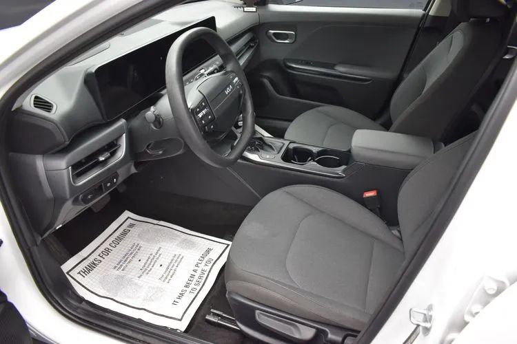 Used 2025 Kia K4 FWD image 14