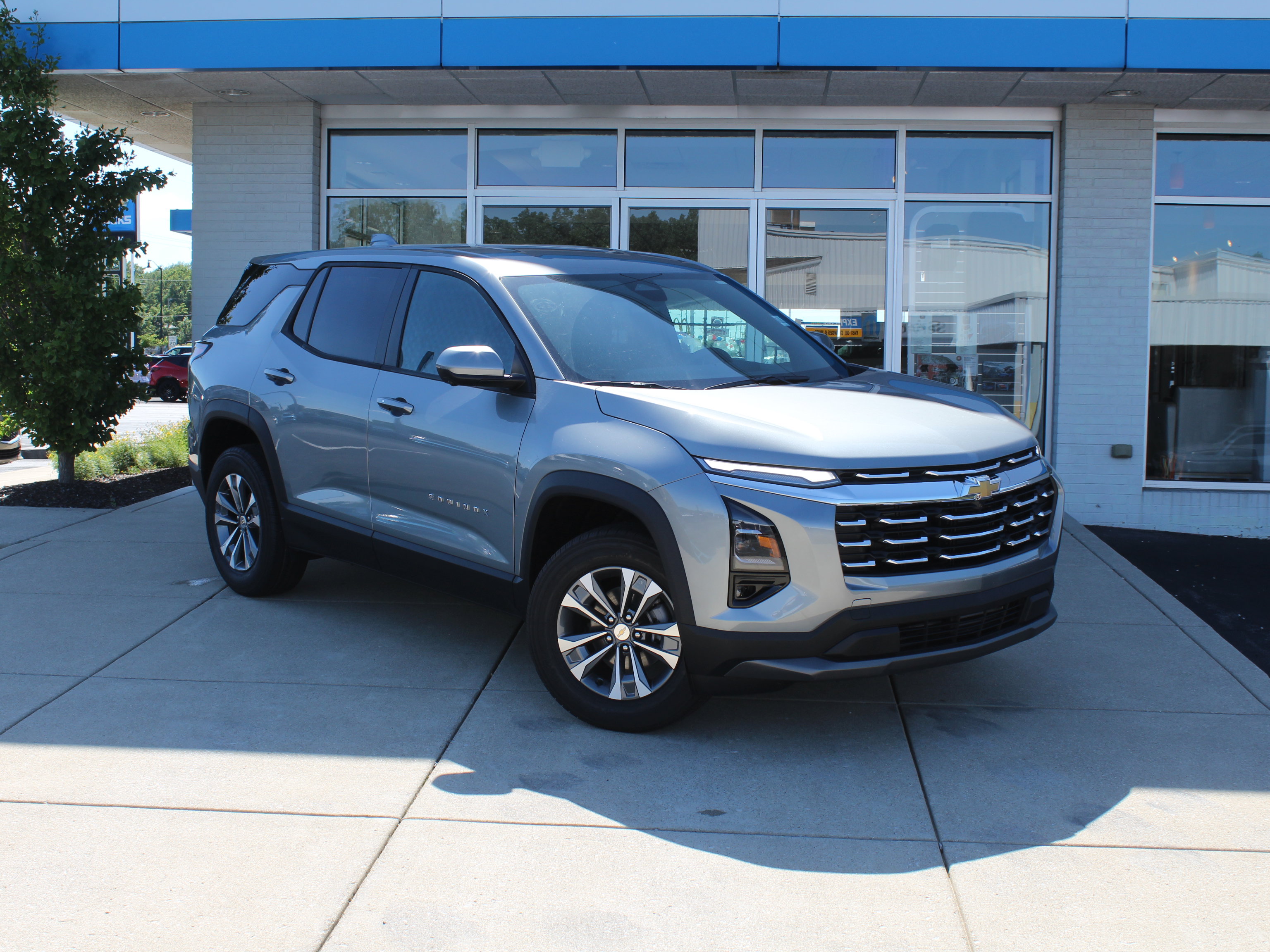 New 2026 Chevrolet Equinox LT w/ Safety and Technology Package FWD image 2