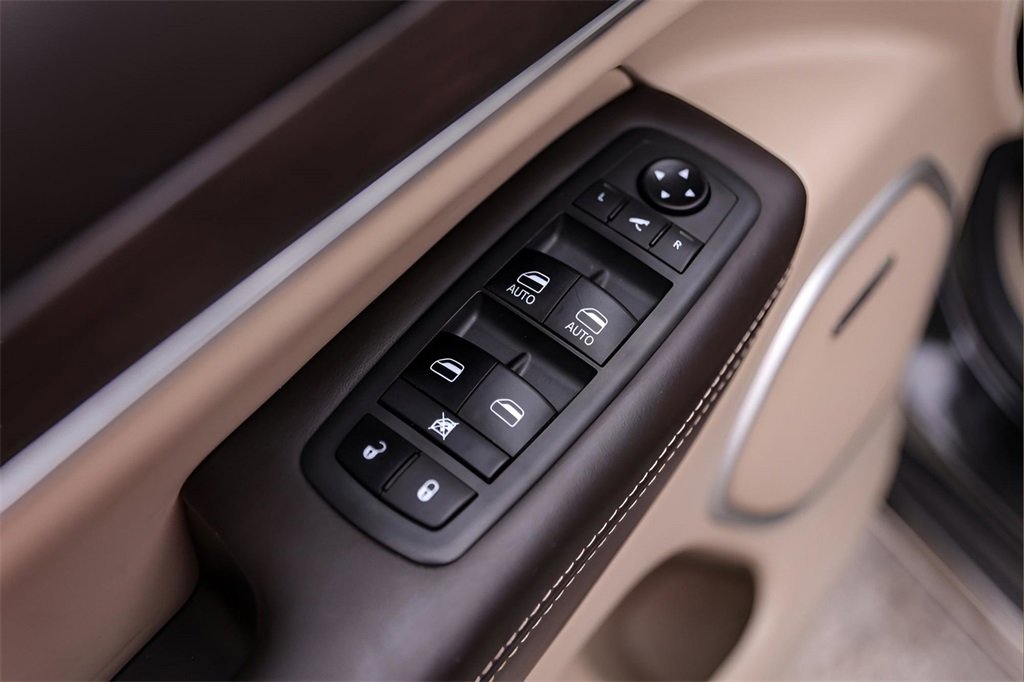 Used 2021 Jeep Grand Cherokee Summit image 23