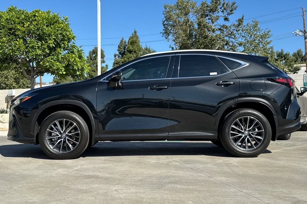 Used 2025 Lexus NX 250 FWD w/ Cold Area Package image 9