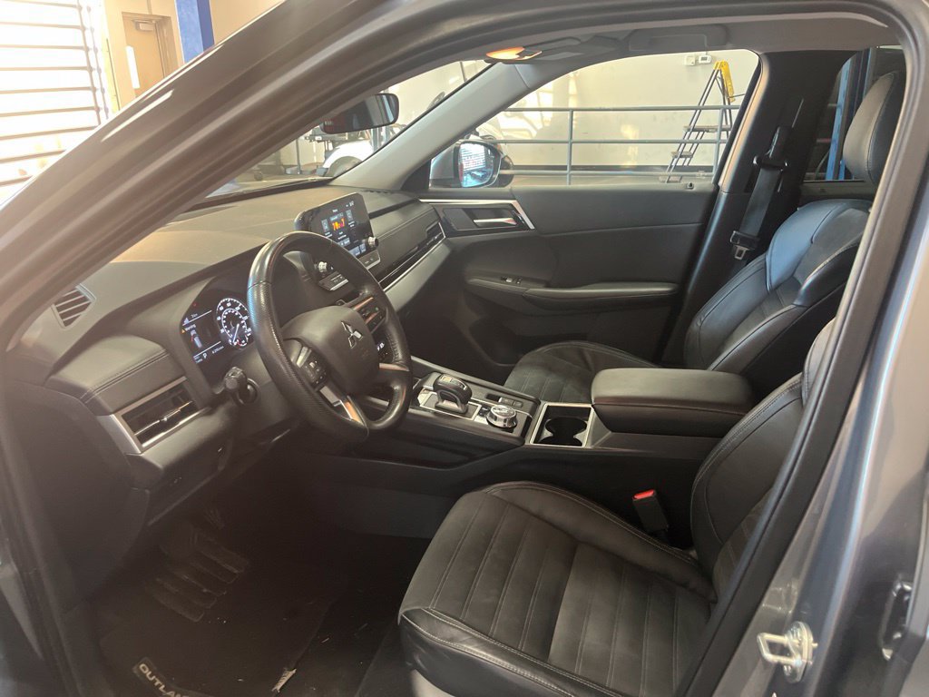 Used 2022 Mitsubishi Outlander SE AWD/4WD image 4