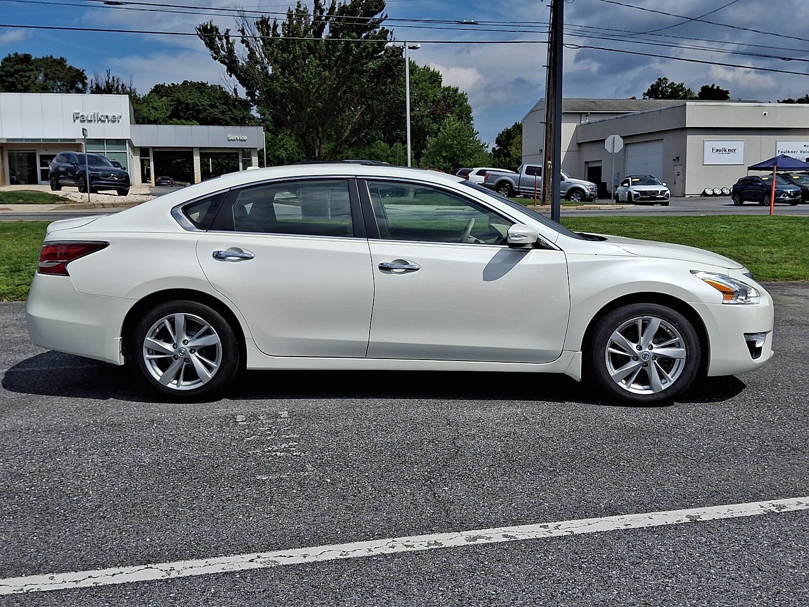 Used 2014 Nissan Altima 2.5 SL w/ Technology Package FWD image 8