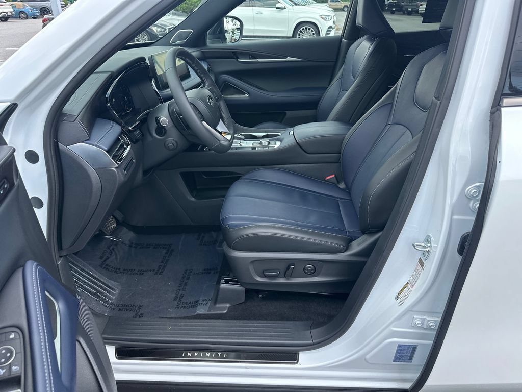 Certified 2026 INFINITI QX60 Sport w/ Dark Cargo Package AWD/4WD image 9