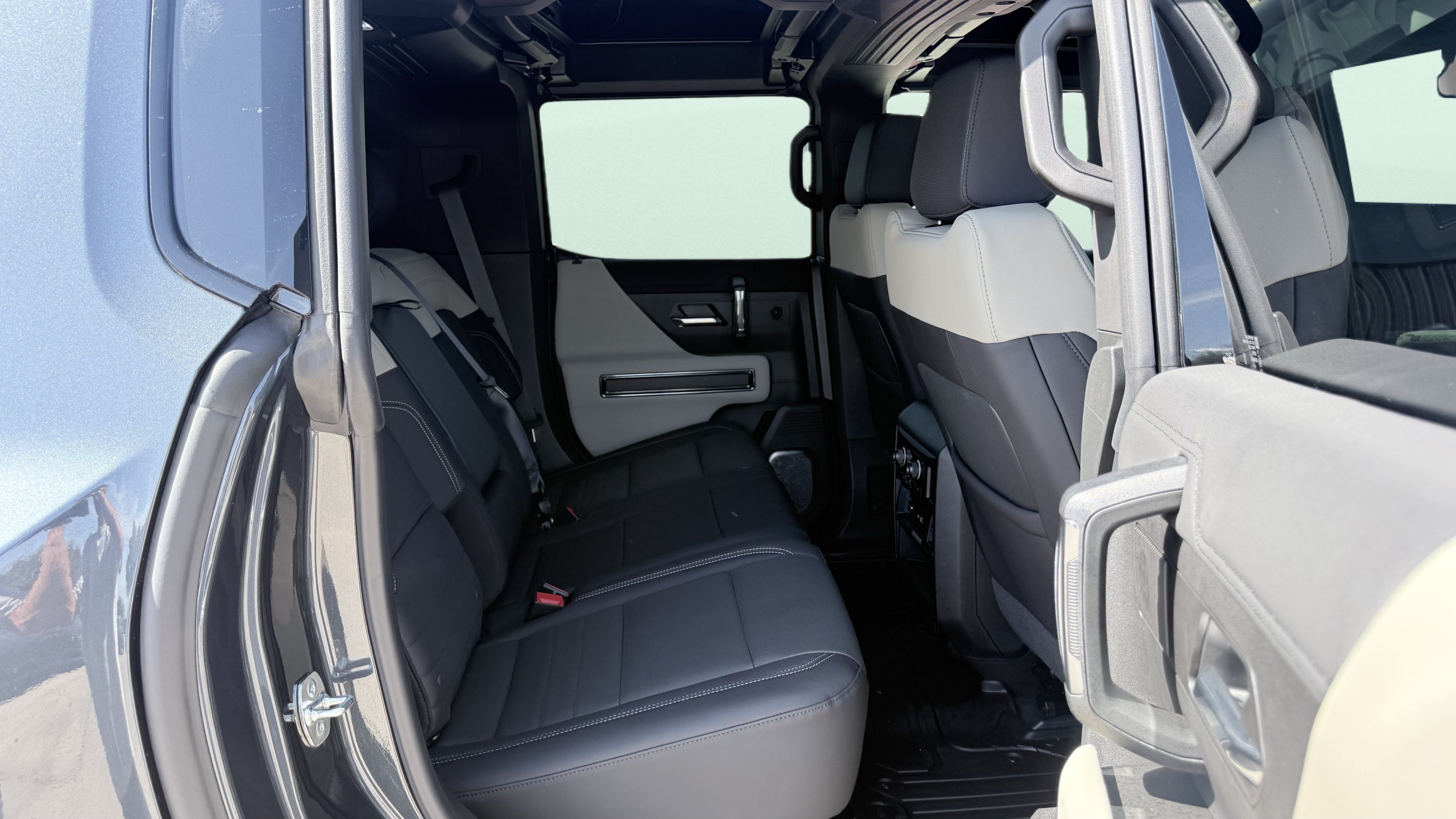 Used 2026 GMC Hummer EV SUV AWD/4WD image 36