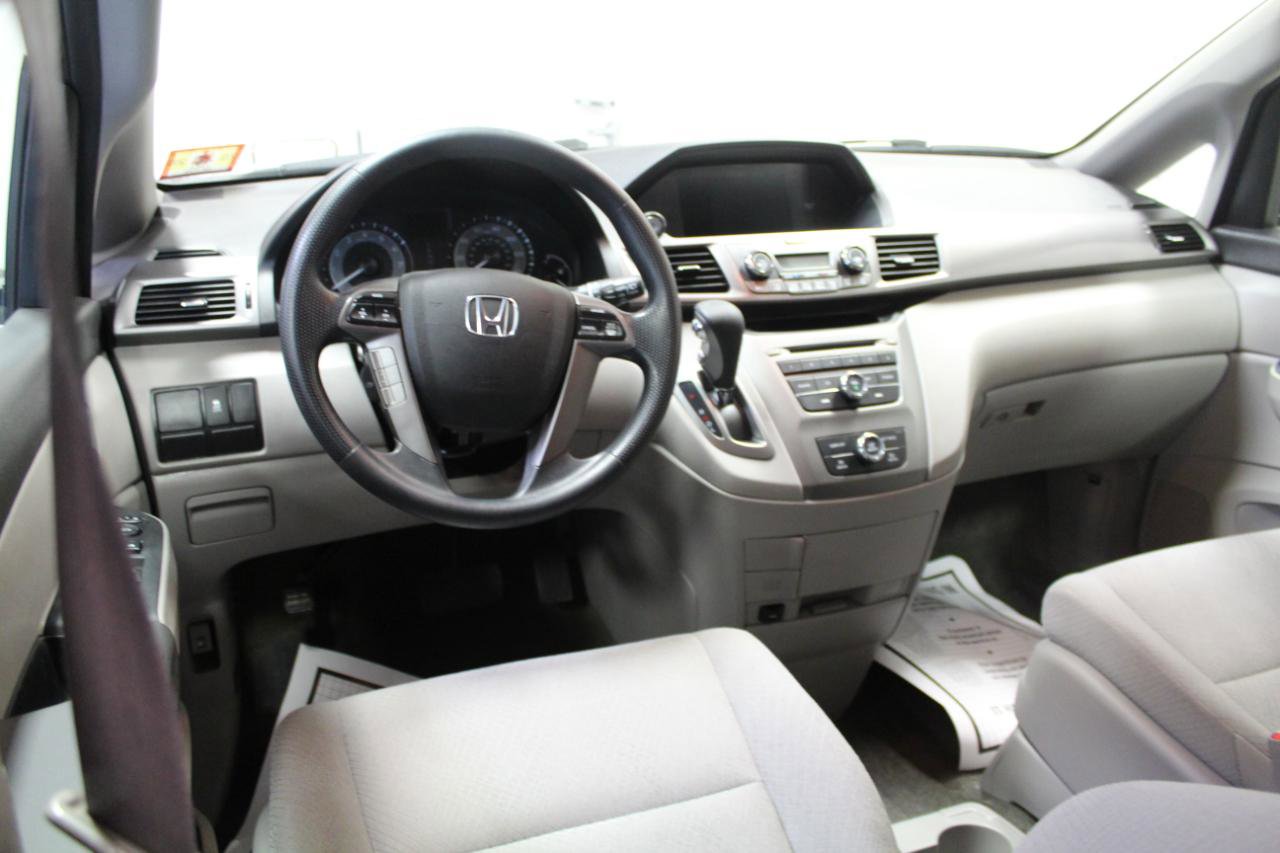 Used 2015 Honda Odyssey LX image 7