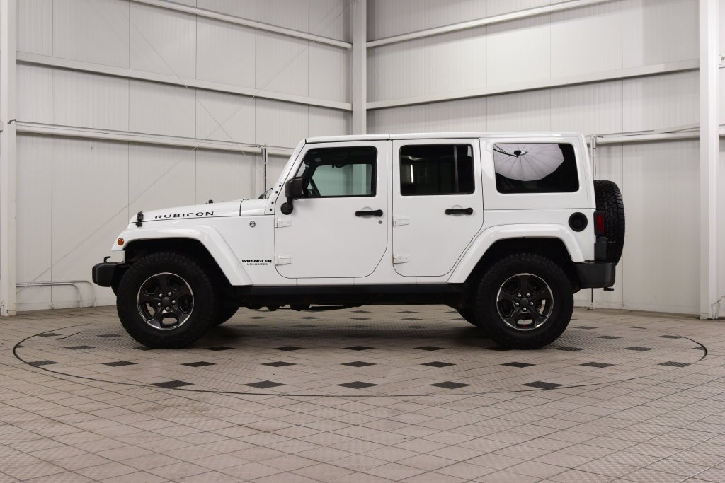 Used 2017 Jeep Wrangler Unlimited Rubicon w/ Cold Weather Group AWD/4WD image 5