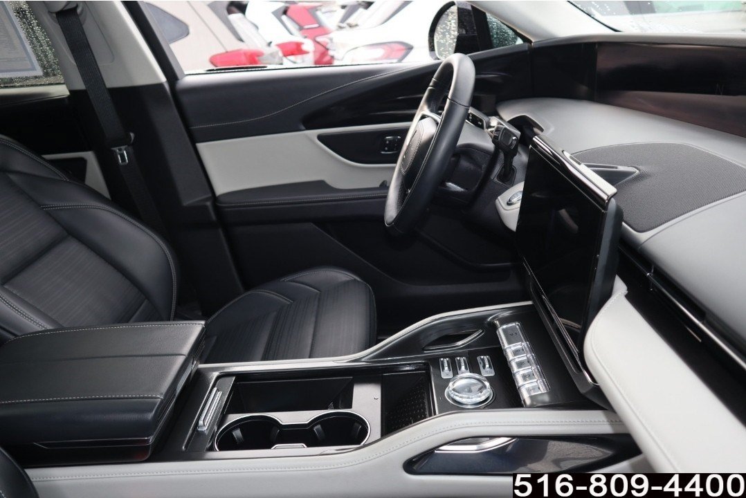 Used 2025 Lincoln Nautilus Reserve AWD/4WD image 26