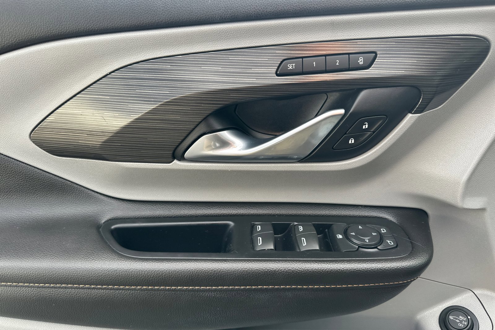 Used 2020 GMC Terrain SLT w/ Preferred Package image 12