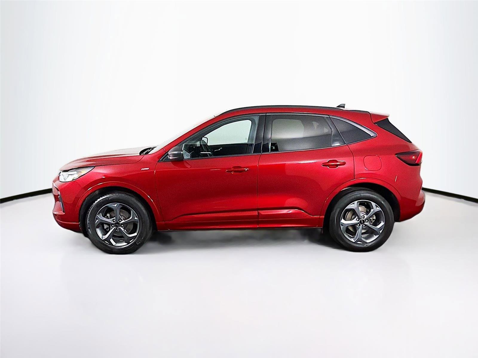 Used 2024 Ford Escape ST-Line w/ Tech Pack #1 AWD/4WD image 4