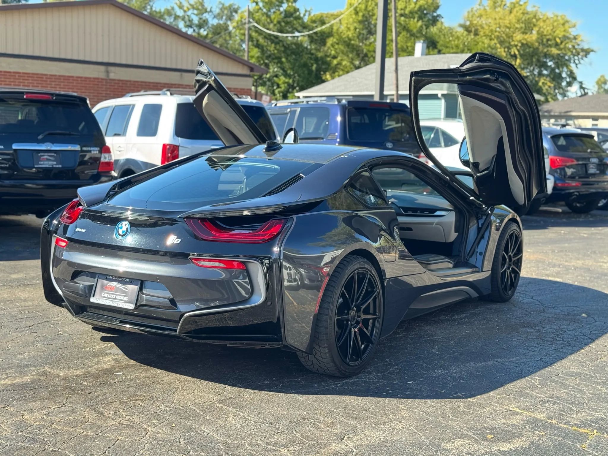 Used 2017 BMW i8 image 5
