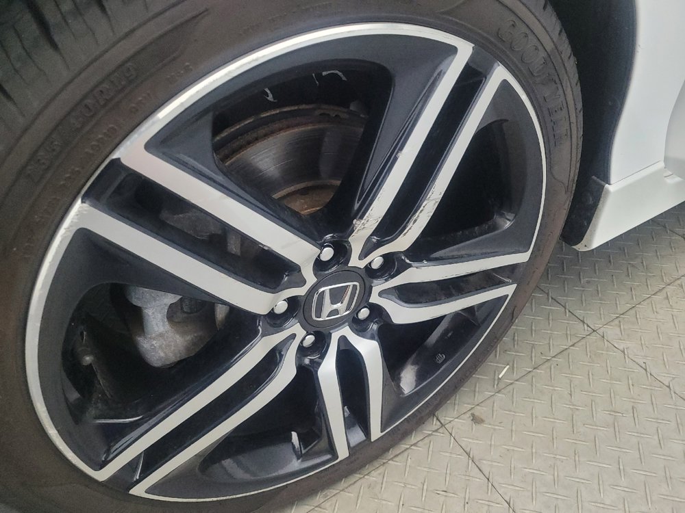Used 2017 Honda Accord Sport image 31