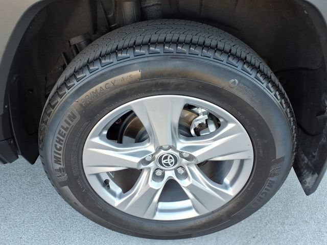 Used 2025 Toyota RAV4 XLE AWD/4WD image 24