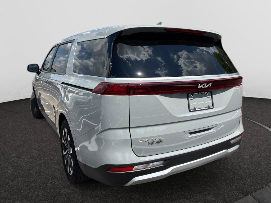 Used 2024 Kia Carnival EX FWD image 7