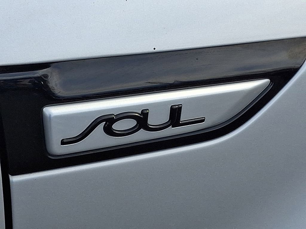 Used 2015 Kia Soul + image 31