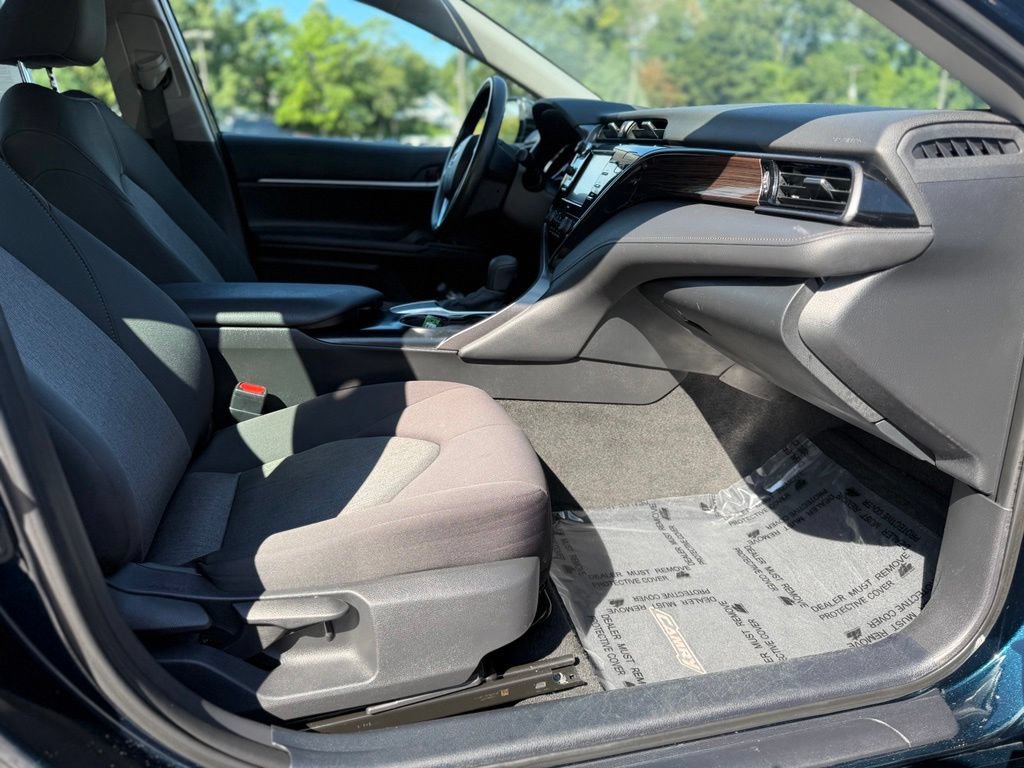 Used 2020 Toyota Camry LE w/ Convenience Package FWD image 23