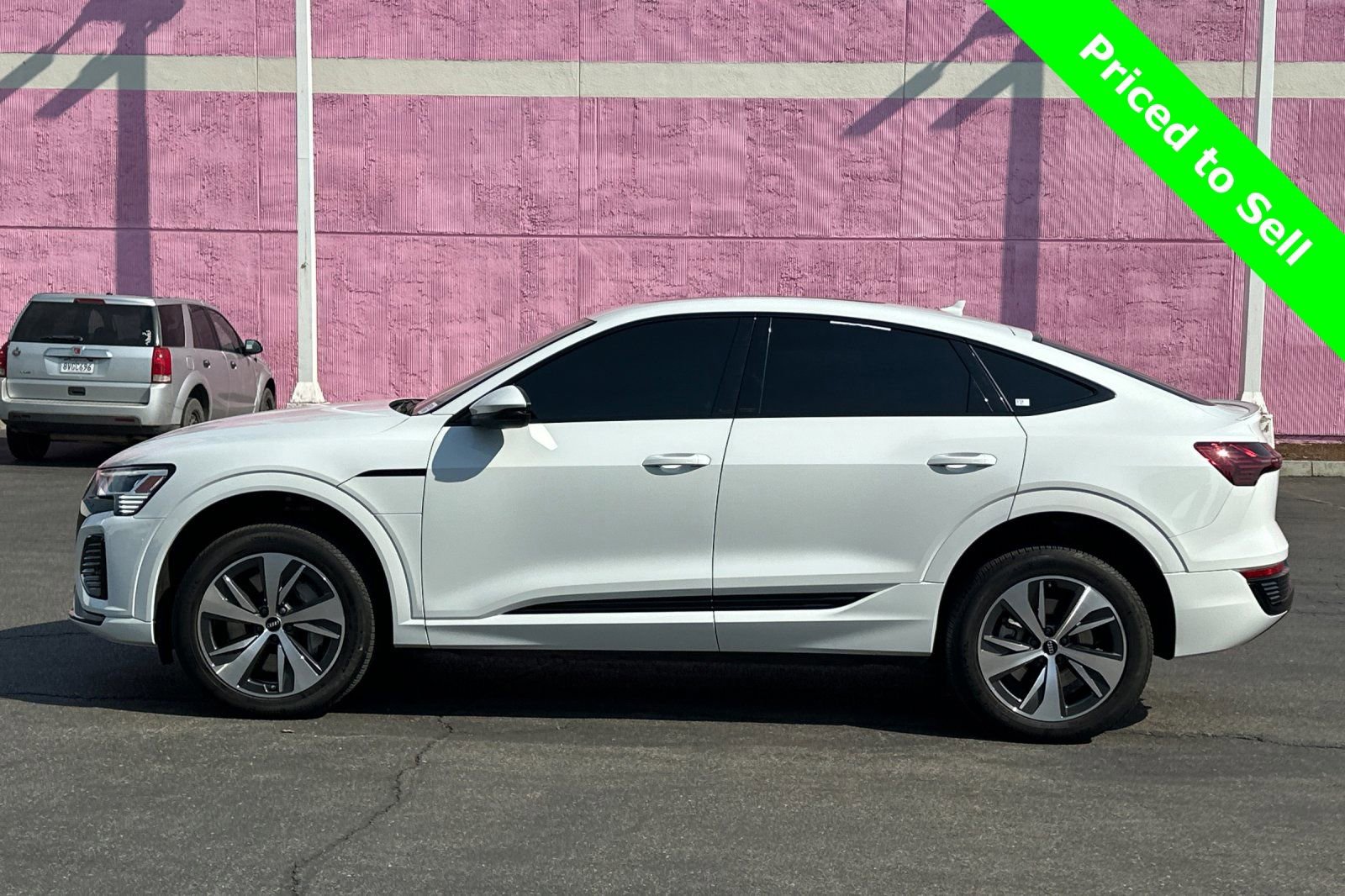 Used 2024 Audi Q8 e-tron Premium image 7